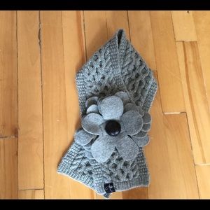 Aran Floral Scarf with button closure